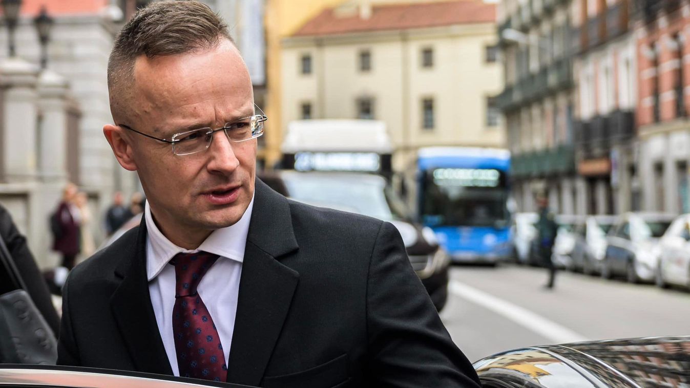 „A külügyminiszter nagyon a bögyömben van, felrúgja a nemzetközi protokoll szabályait”