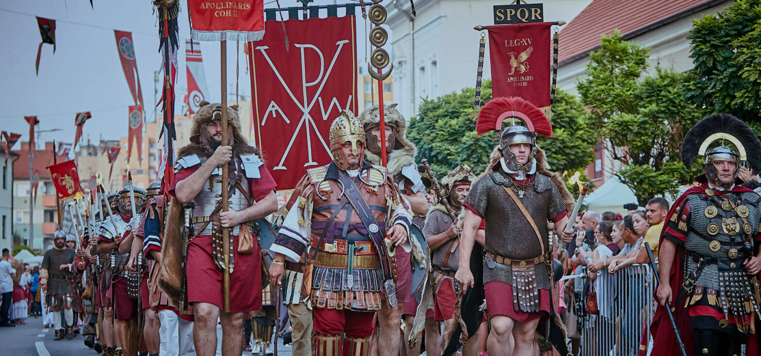 A Savaria Karnevál és az állami támogatás, bezárt szállodák, átalakuló turizmus A Savaria Karnevál és az állami támogatás, bezárt szállodák, átalakuló turizmus